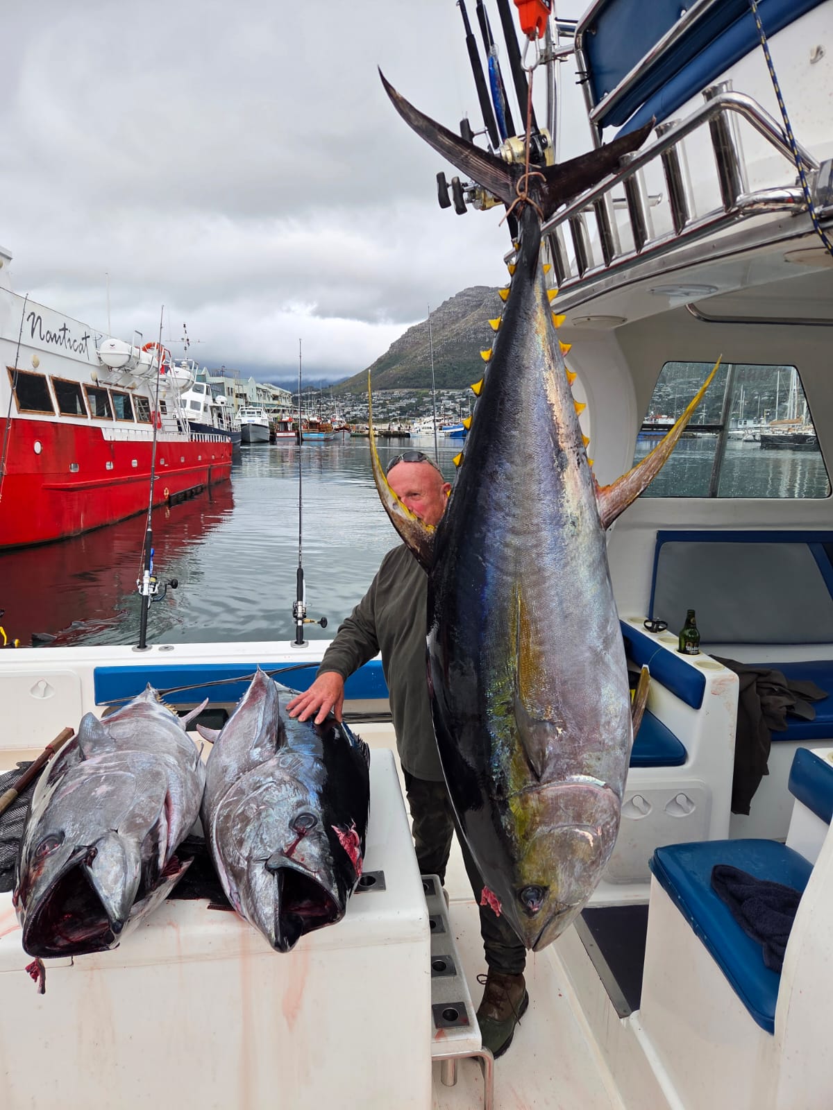 cape town fishing charter hooked on africa – hout bay 10
